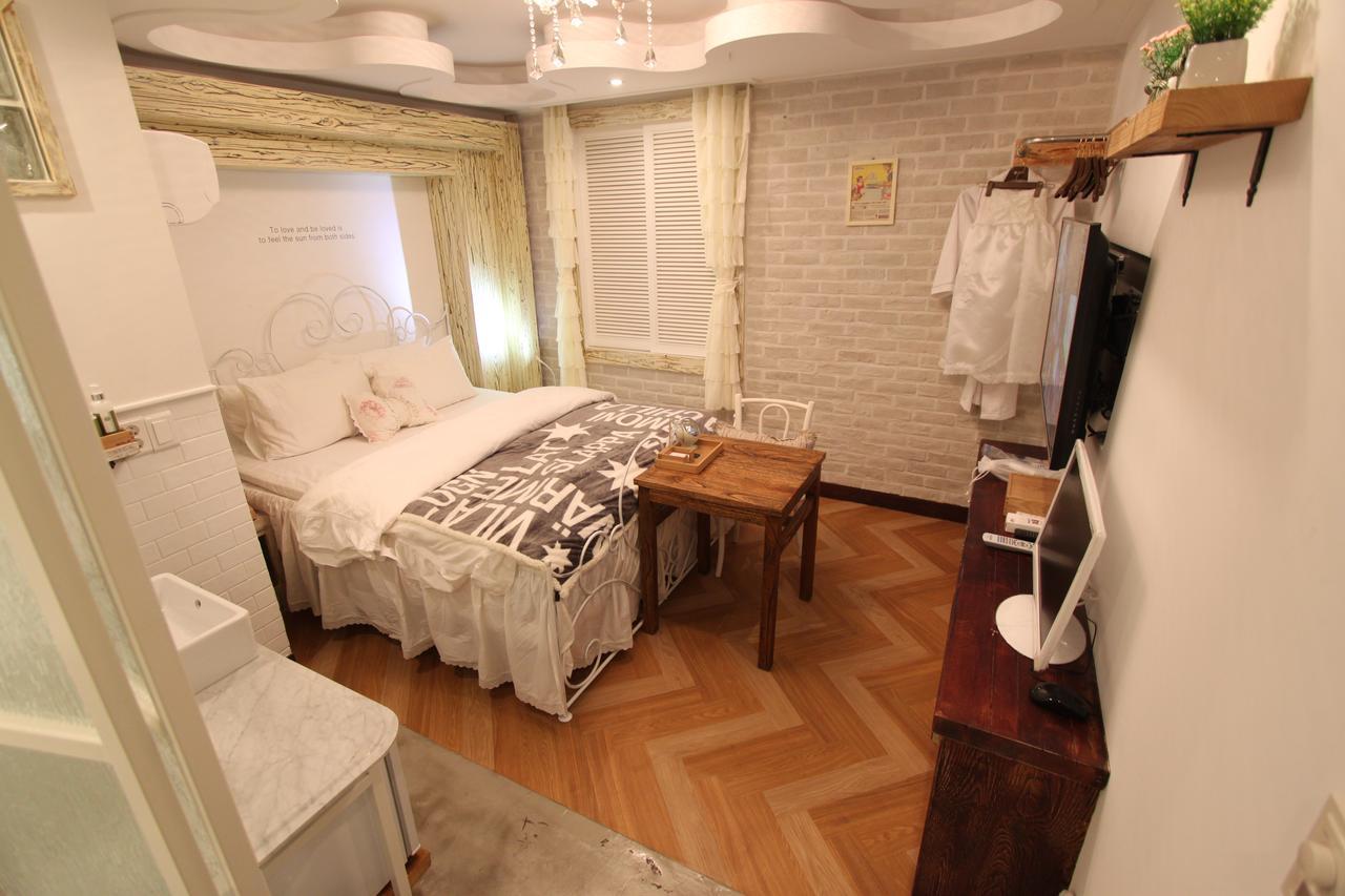February Hotel Hwanggeum Daegu Buitenkant foto